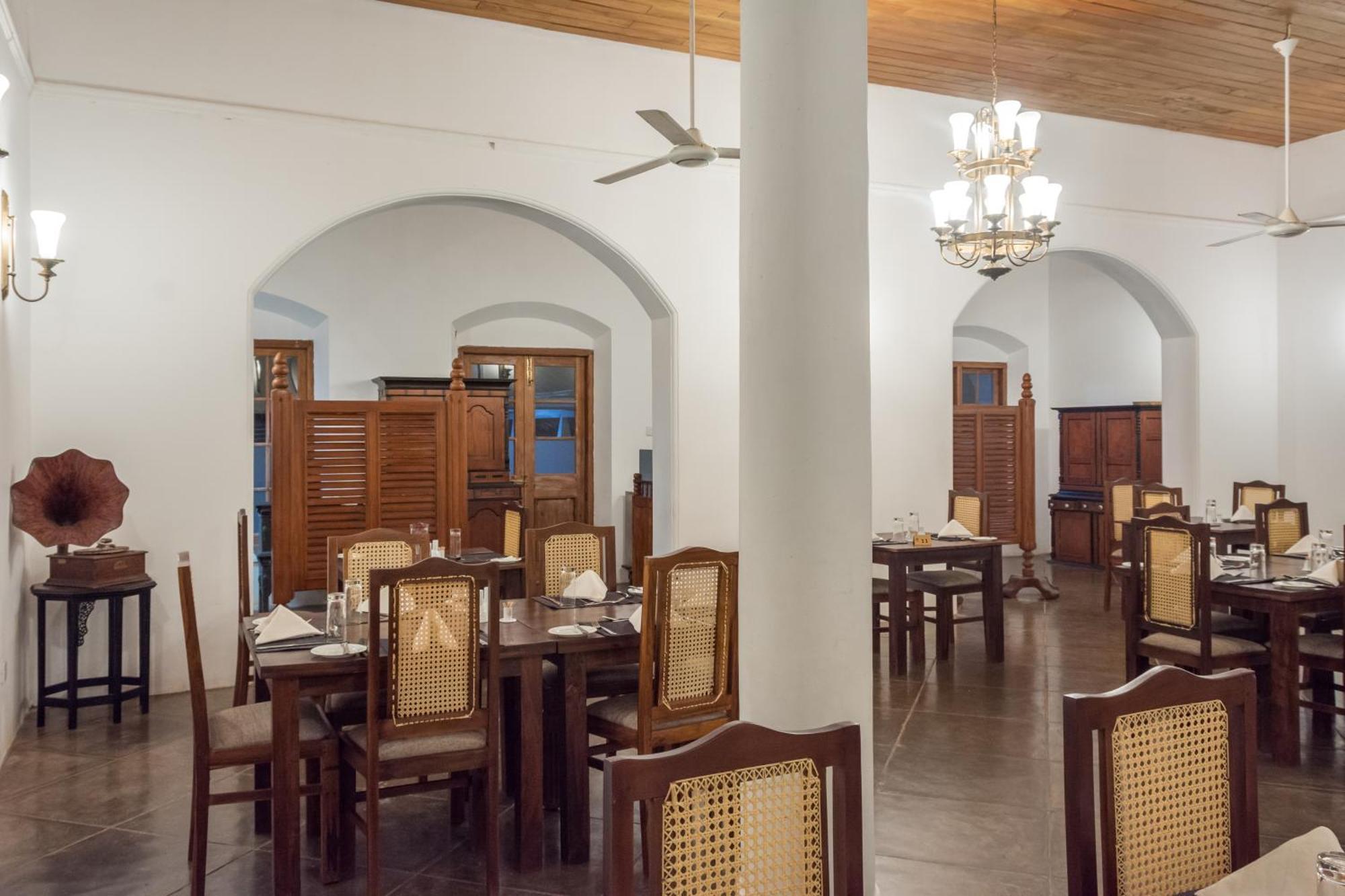 The Sanctuary At Tissawewa Hotel Anuradhapura Exterior photo