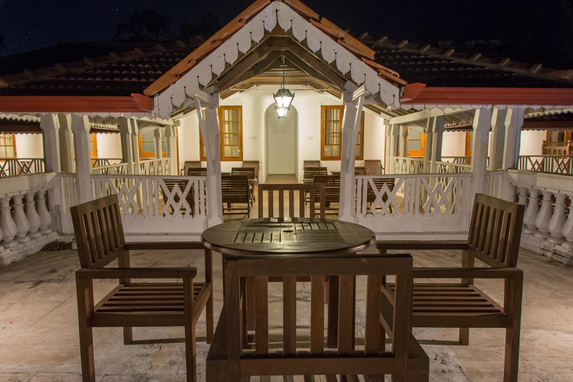 The Sanctuary At Tissawewa Hotel Anuradhapura Exterior photo
