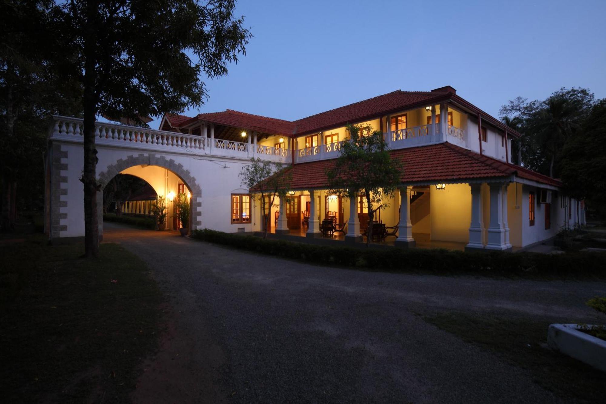 The Sanctuary At Tissawewa Hotel Anuradhapura Exterior photo
